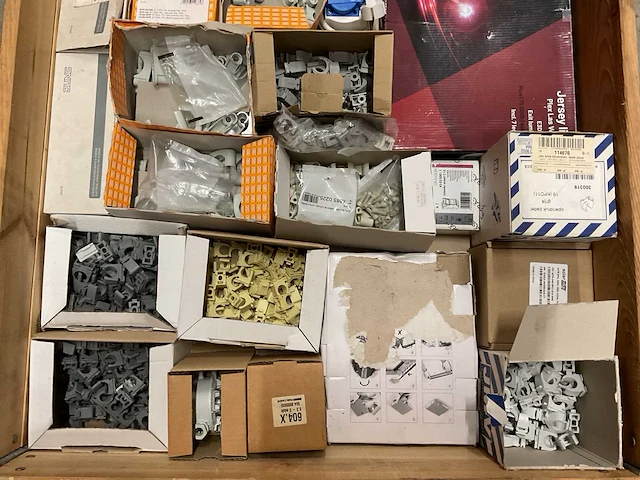 Partij installatiemateriaal - afbeelding 4 van  11