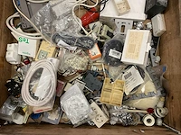 Partij installatiemateriaal - afbeelding 2 van  3