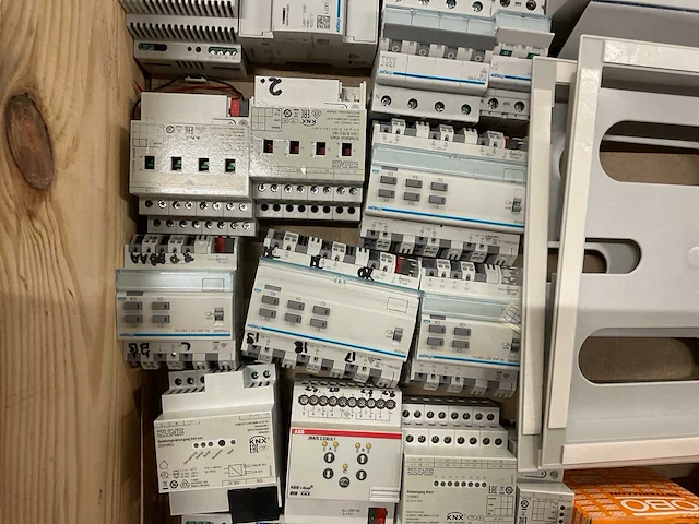 Partij installatiemateriaal - afbeelding 6 van  7