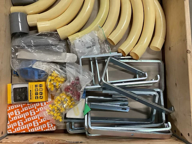 Partij installatiemateriaal - afbeelding 2 van  7