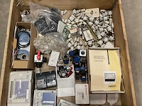 Partij installatiemateriaal - afbeelding 3 van  9