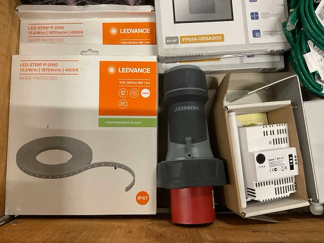 Partij installatiemateriaal - afbeelding 4 van  9