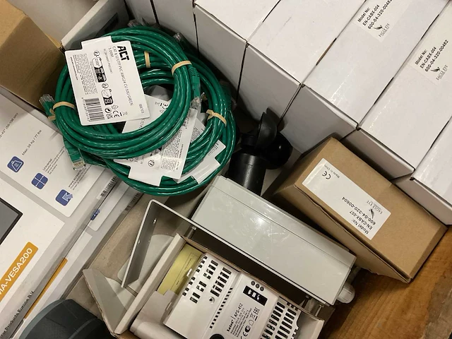 Partij installatiemateriaal - afbeelding 5 van  9