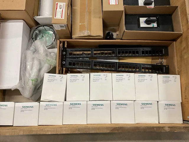 Partij installatiemateriaal - afbeelding 9 van  9