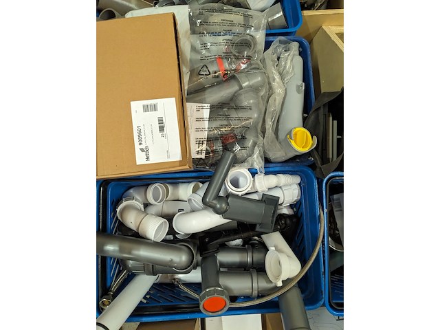 Partij installatiemateriaal - afbeelding 2 van  20