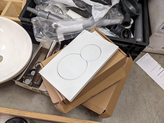 Partij installatiemateriaal - afbeelding 6 van  20