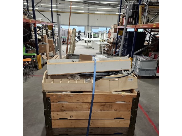 Partij installatiemateriaal - afbeelding 1 van  20