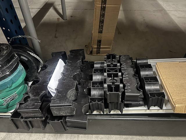 Partij installatiemateriaal - afbeelding 8 van  10