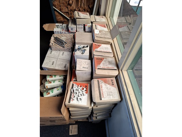 Partij installatiemateriaal - afbeelding 15 van  15