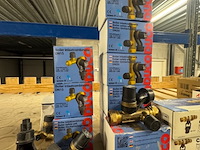 Partij installatiemateriaal - afbeelding 2 van  9