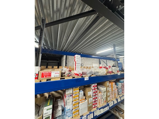 Partij installatiemateriaal - afbeelding 1 van  12