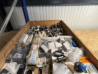 Partij installatiemateriaal - afbeelding 1 van  5