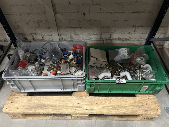 Partij installatiemateriaal - afbeelding 1 van  10