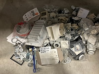Partij installatiemateriaal - afbeelding 2 van  7