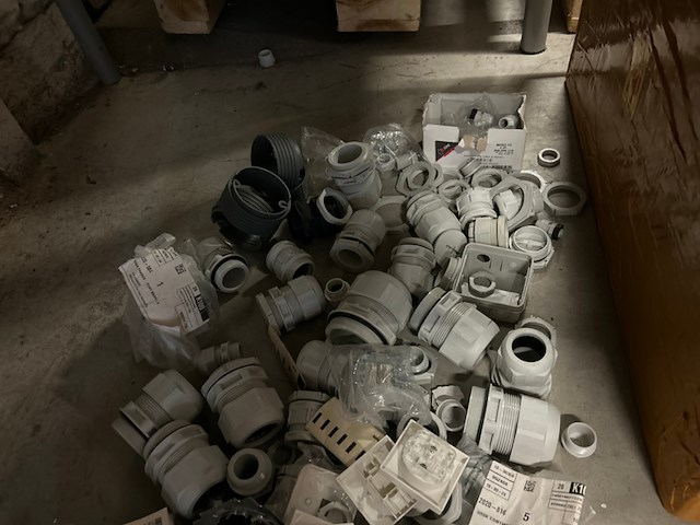 Partij installatiemateriaal - afbeelding 4 van  7