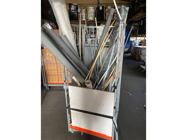 Partij installatiemateriaal - afbeelding 1 van  4