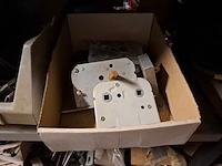 Partij installatiemateriaal - afbeelding 2 van  40