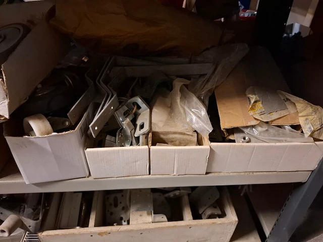 Partij installatiemateriaal - afbeelding 6 van  40