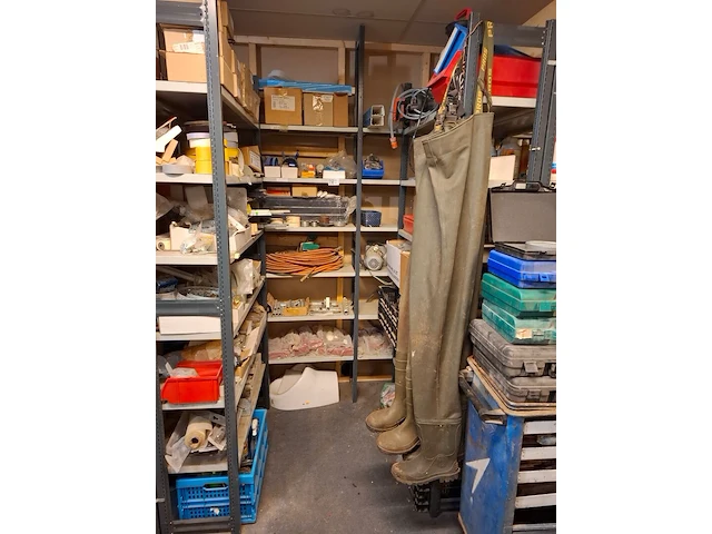Partij installatiemateriaal - afbeelding 1 van  40