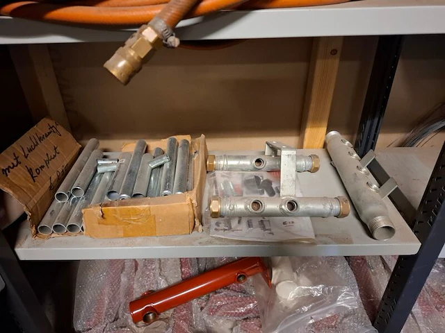 Partij installatiemateriaal - afbeelding 14 van  40