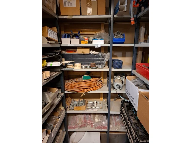 Partij installatiemateriaal - afbeelding 34 van  40