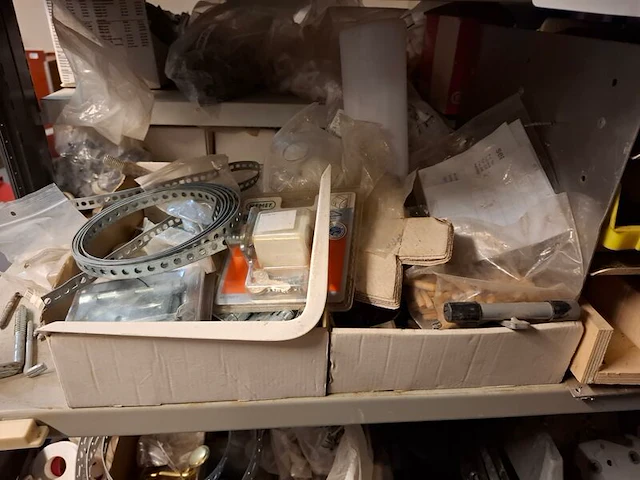 Partij installatiemateriaal - afbeelding 39 van  40