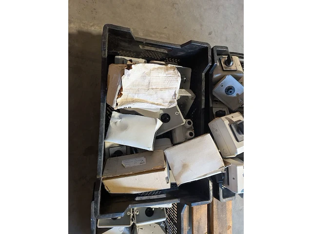 Partij installatiemateriaal - afbeelding 9 van  28