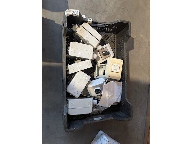 Partij installatiemateriaal - afbeelding 28 van  28