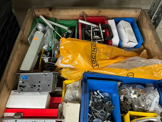 Partij installatiemateriaal - afbeelding 3 van  9