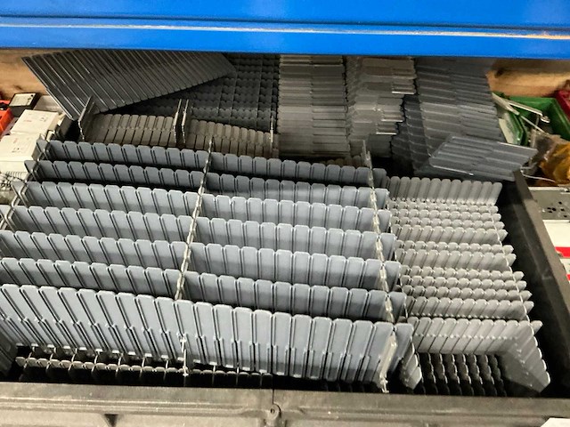 Partij installatiemateriaal - afbeelding 4 van  9