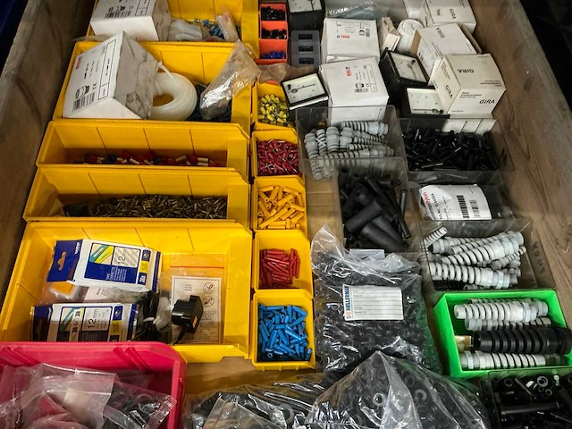 Partij installatiemateriaal - afbeelding 6 van  9