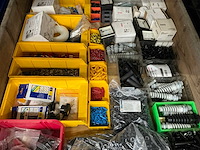 Partij installatiemateriaal - afbeelding 6 van  9