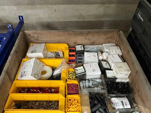 Partij installatiemateriaal - afbeelding 7 van  9