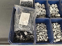 Partij installatiemateriaal - afbeelding 2 van  5