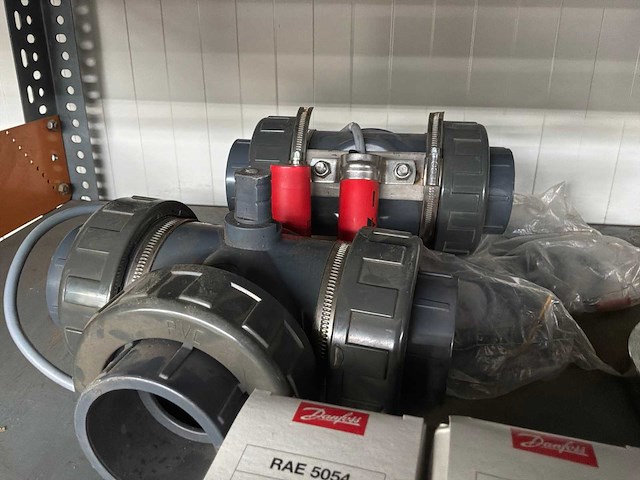 Partij installatiemateriaal - afbeelding 3 van  8
