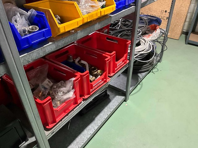 Partij installatiemateriaal - afbeelding 17 van  42