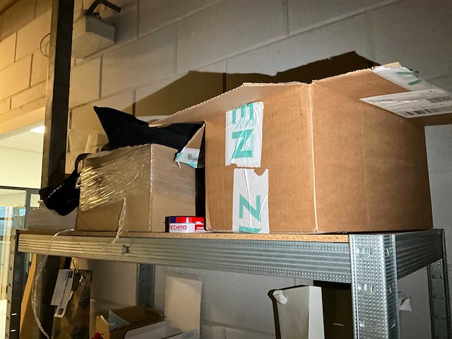 Partij installatiematerialen, gereedschappen en diversen - afbeelding 2 van  32