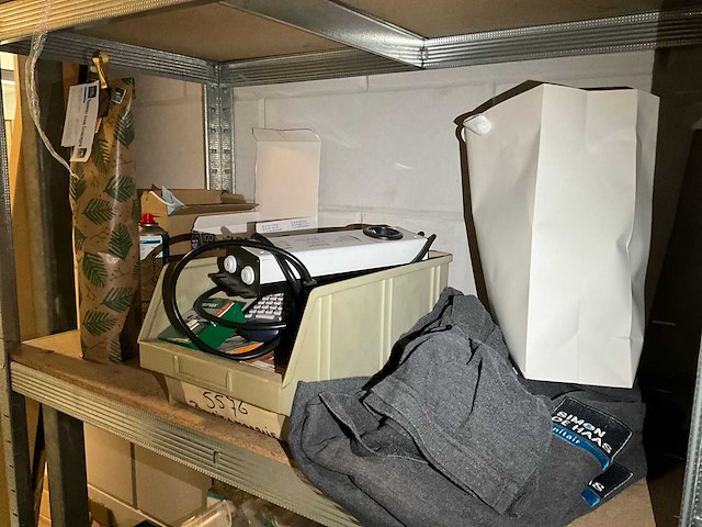 Partij installatiematerialen, gereedschappen en diversen - afbeelding 3 van  32