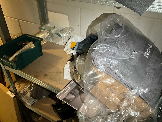 Partij installatiematerialen, gereedschappen en diversen - afbeelding 5 van  32