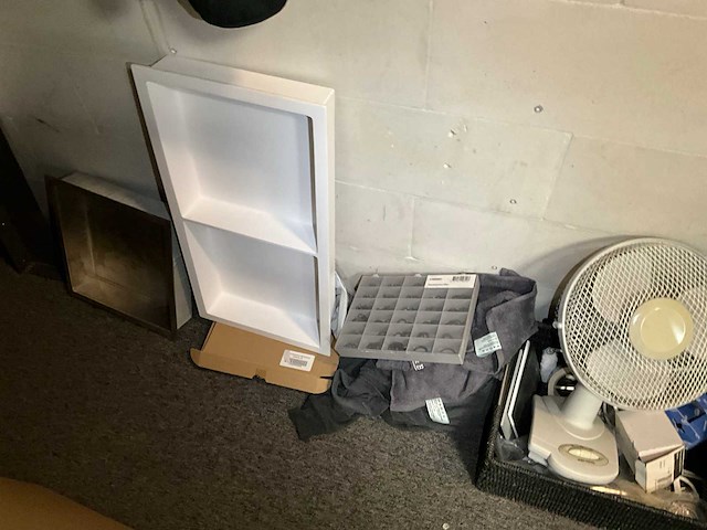 Partij installatiematerialen, gereedschappen en diversen - afbeelding 13 van  32