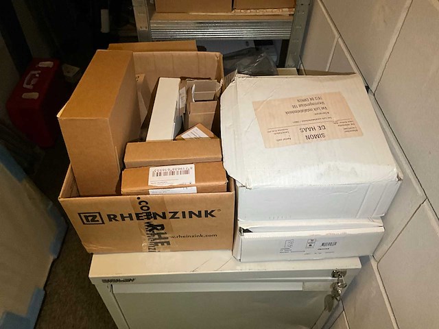 Partij installatiematerialen, gereedschappen en diversen - afbeelding 17 van  32