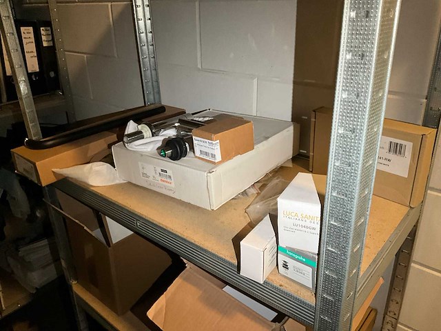 Partij installatiematerialen, gereedschappen en diversen - afbeelding 24 van  32