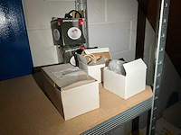 Partij installatiematerialen, gereedschappen en diversen - afbeelding 28 van  32