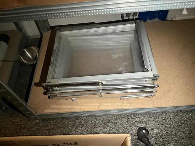 Partij installatiematerialen, gereedschappen en diversen - afbeelding 32 van  32