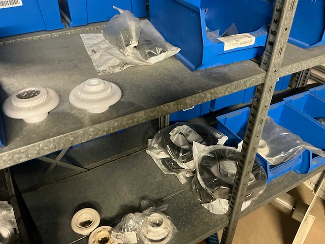 Partij installatiematerialen voor zwembaden - afbeelding 2 van  57