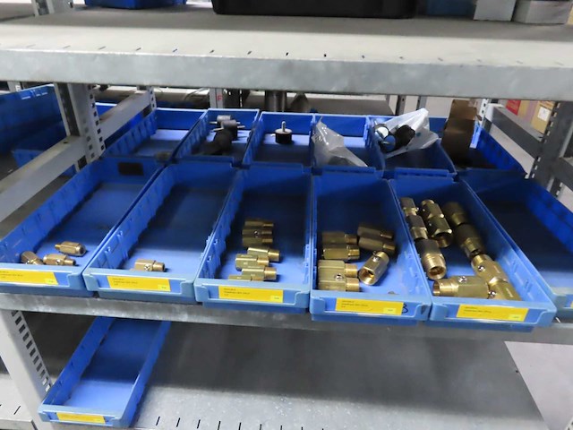 Partij installatiematerialen - afbeelding 13 van  71