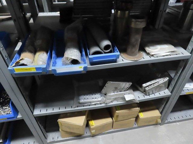 Partij installatiematerialen - afbeelding 36 van  71