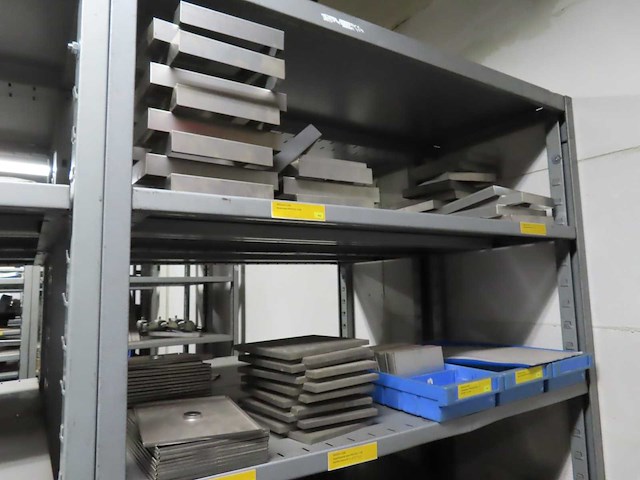 Partij installatiematerialen - afbeelding 49 van  71