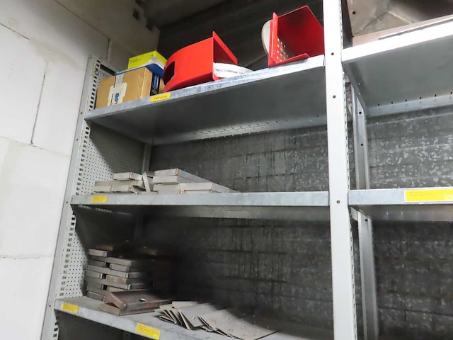 Partij installatiematerialen - afbeelding 51 van  71