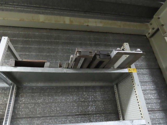 Partij installatiematerialen - afbeelding 60 van  71